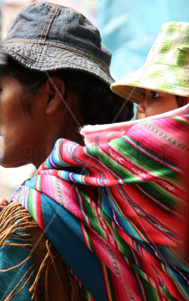 Campesina con su hijo...III
