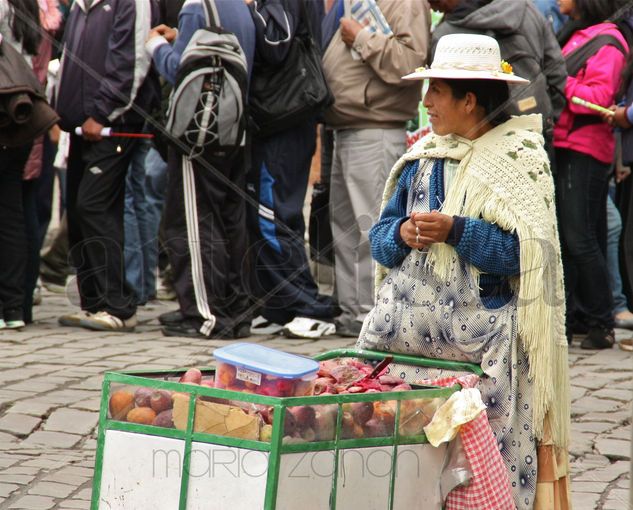 Vendedora de fruta. Travel Color (Digital)