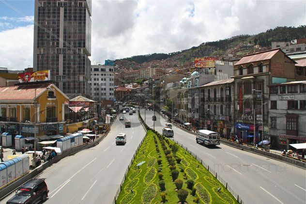 Una de las principales avenidas de La Paz.