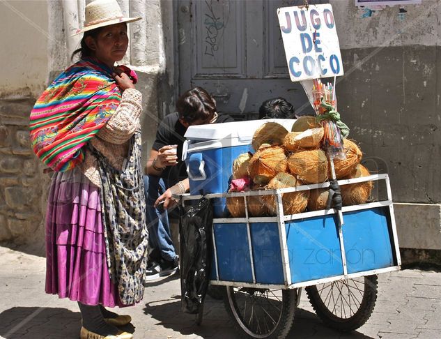 Jugo de coco. Viajes Color (Digital)