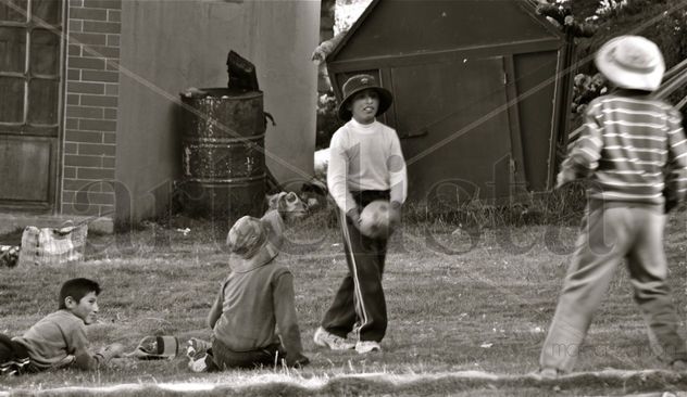 Niños jugando.