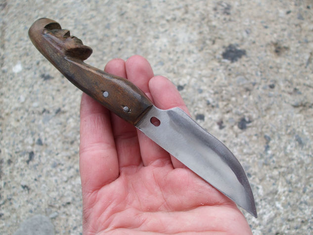 cuchillo madera de ipe tallada 