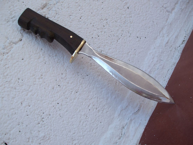 Cuchillo de remate tallado 