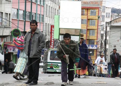 Transportando muebles.