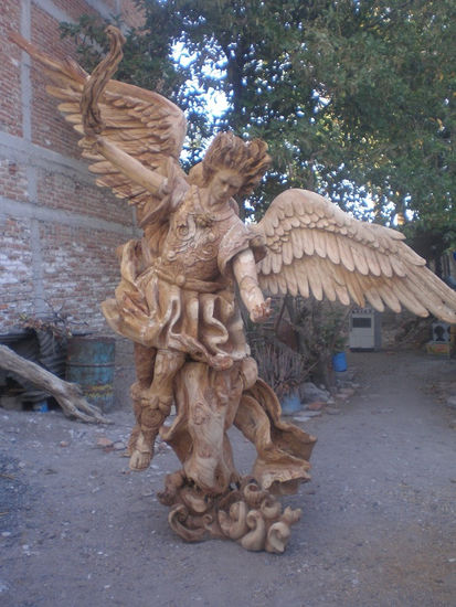 Arcangel San Miguel Madera Figurativa