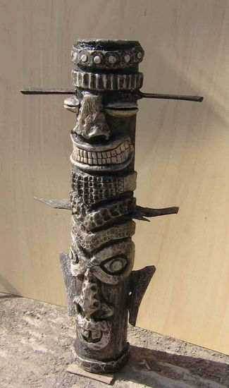 TOTEM PIEDRA Otros Figurativa