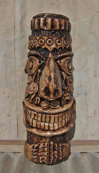 totem pequeño Others Figurative