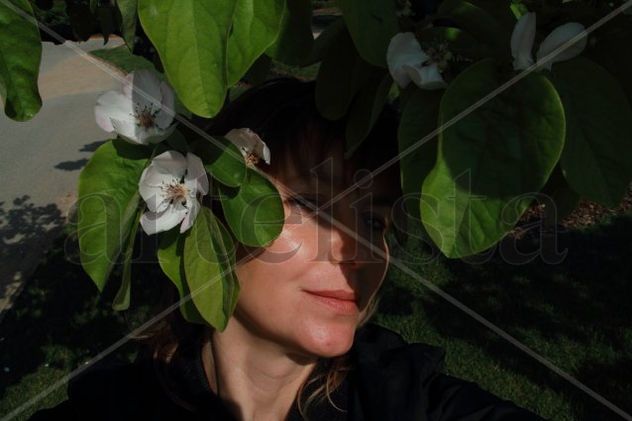 AutorretratO Iunia en flores