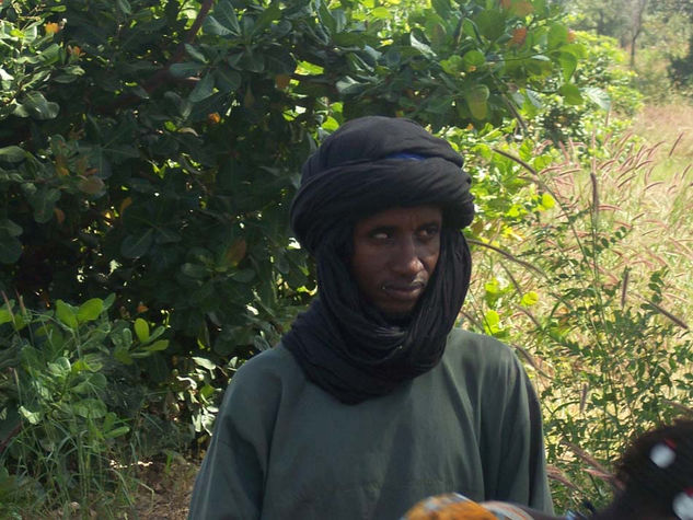 Comerciante etnia Tuareg Retrato Color (Digital)