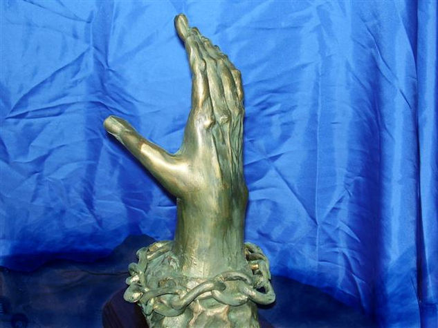 mano del hombre Terracotta Figurative