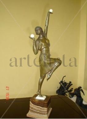 Mujer con bolas en las manos de Demetri Chiparus Bronze Figurative