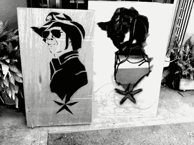 hellville sobre madera