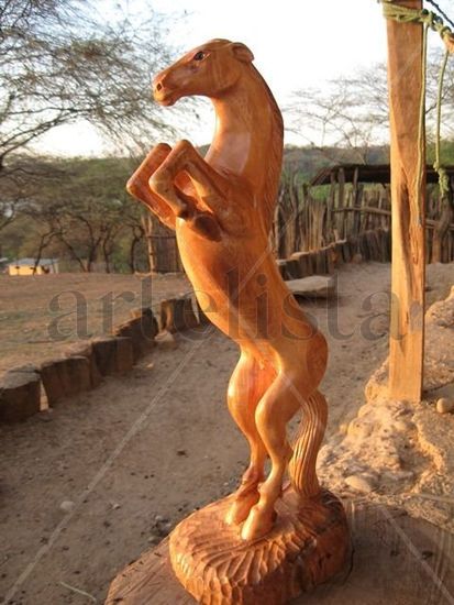 Caballo de madera Wood Figurative