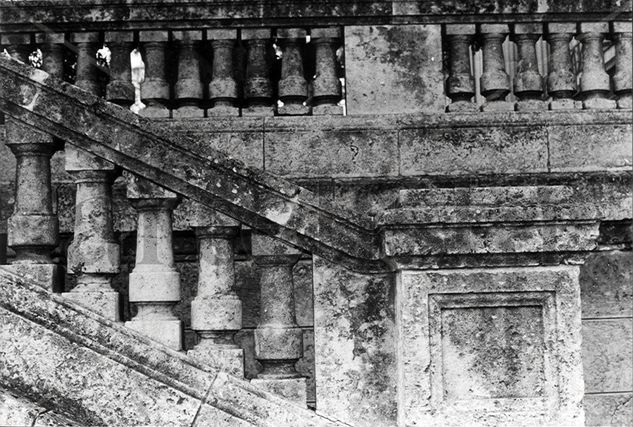 De subida (up stairs) Architecture and Interiorism Black and White (Manual)