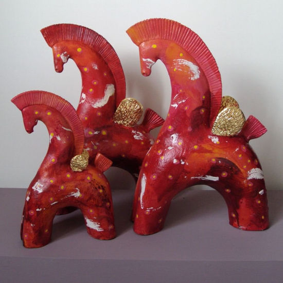 Red horses Talla Figurativa