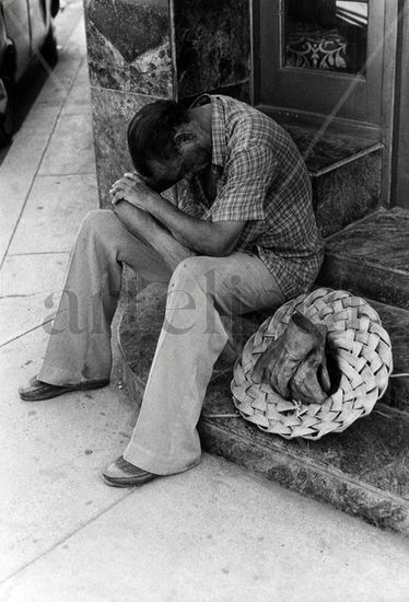 I need a break Retrato Blanco y Negro (Química)