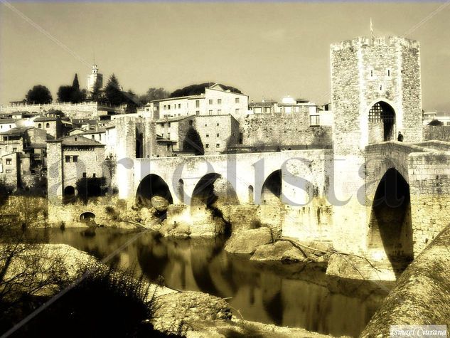 Besalú Viajes Blanco y Negro (Digital)