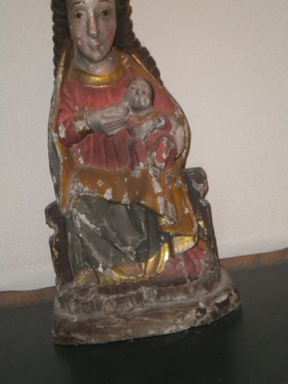 Talla de Virgen con niño 