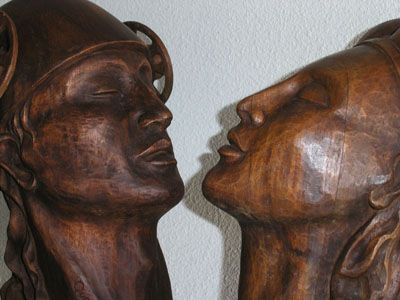 encuentro Wood Figurative