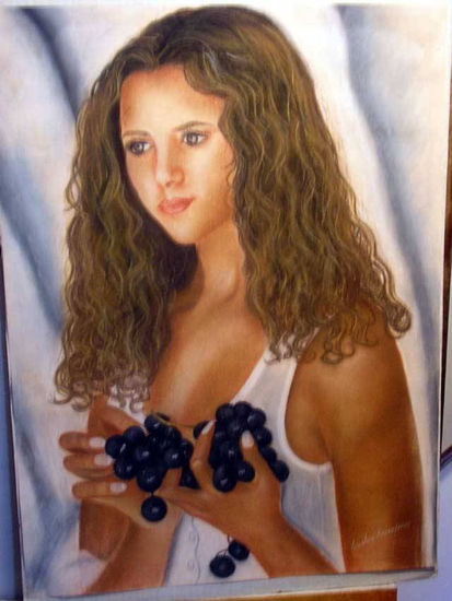 Mujer con uvas Pastel Paper Portrait