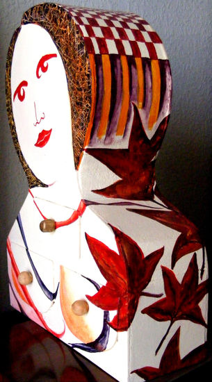 MENINA DE OTOÑO Wood Figurative