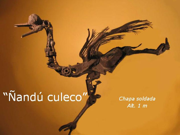 Ñandu culeco Hierro Figurativa