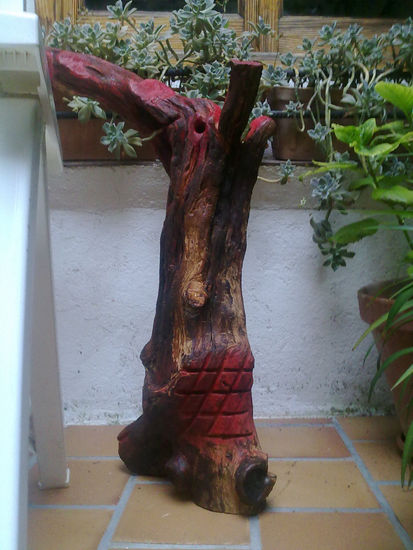 CEREZO REENMADERADO ELS COCONS 626/2011 Carving Figurative