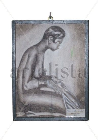 "MUJER DESNUDA Y DE RODILLAS" Charcoal