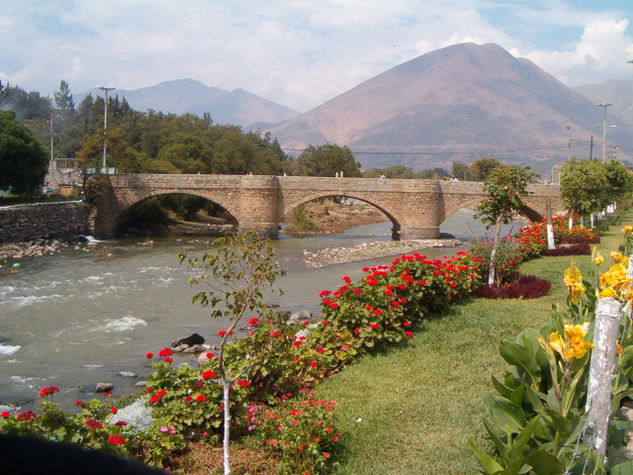 Puente Calicanto Travel Black and White (Digital)