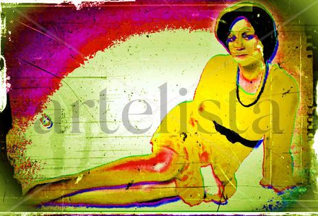 Modelo en amarillo