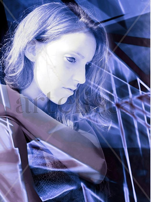 Mujer en la perspectiva de los pensamientos