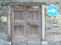 Puerta cerrada,con paso obligatorio.