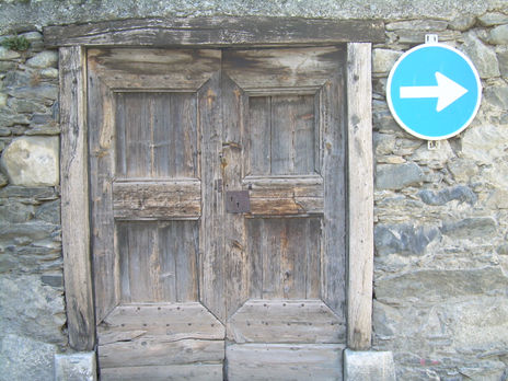 Puerta cerrada,con...
