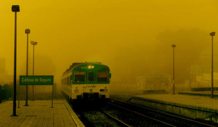 Tren saliendo  de...