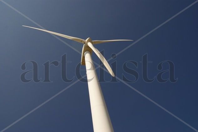 MOLINO DE VIENTO DESDE ABAJO