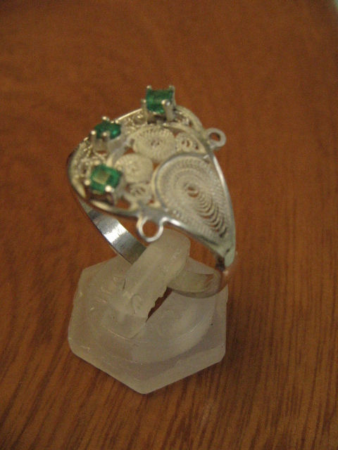 Anillo en Plata ,Filigrana y Esmeraldas Colombianas