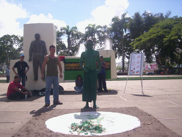 HOMBE DE TIERRA VERDE 