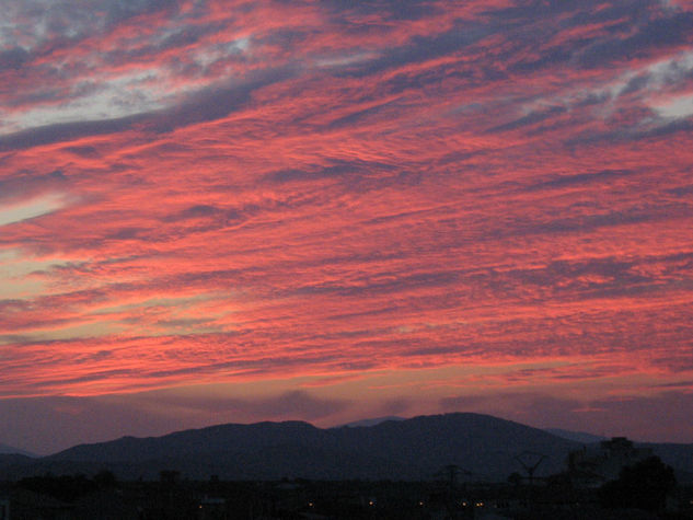 atardecer  con sus propias pinceladas rosas 