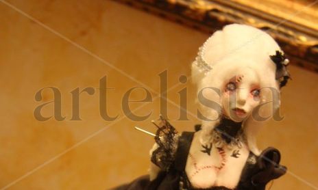 { Dolls }