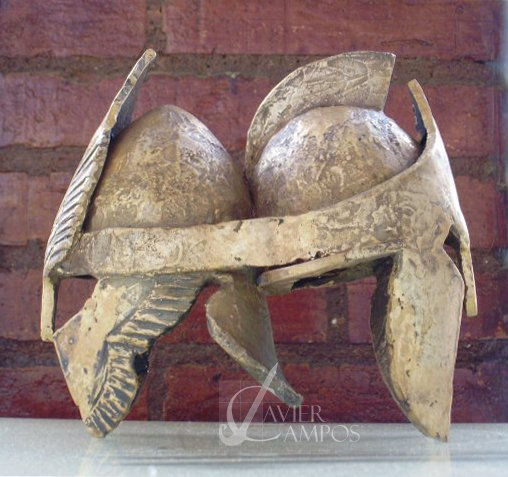 Los cascos de la dualidad Bronze Figurative