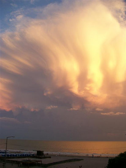 Cabellera de Nubes Naturaleza Color (Digital)