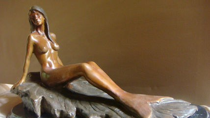 Sirena pensativa