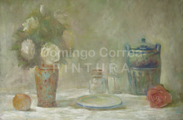 Jarrón chino y rosas blancas
