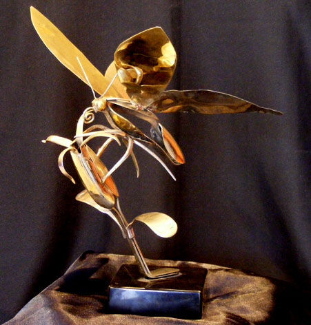 Mariposa sobre flor - Butterfly on flower Precious Metals Figurative