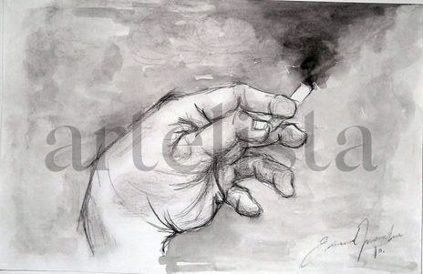 Mano y cigarrillo