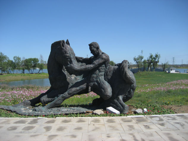 EL VINCULO Bronze Figurative