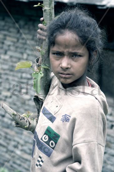 niña en Annapurna valley Portrait Color (Digital)