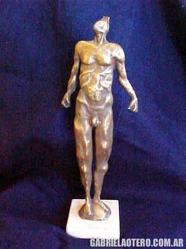 Uomo Pieno Bronce Figurativa