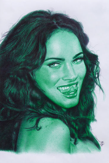 MEGAN FOX Carboncillo