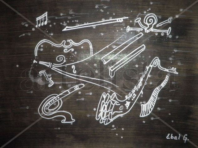 instrumentos musicales esculturas vivas ambulando en la noche